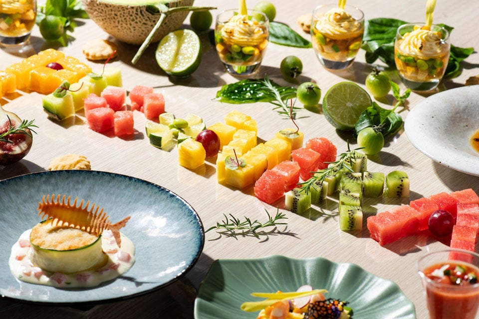 【東京ステーションホテルは110周年を迎えます！】酒粕を蒸留した国産ジンと夏の果実をエレガントに昇華 サマーフルーツカクテル