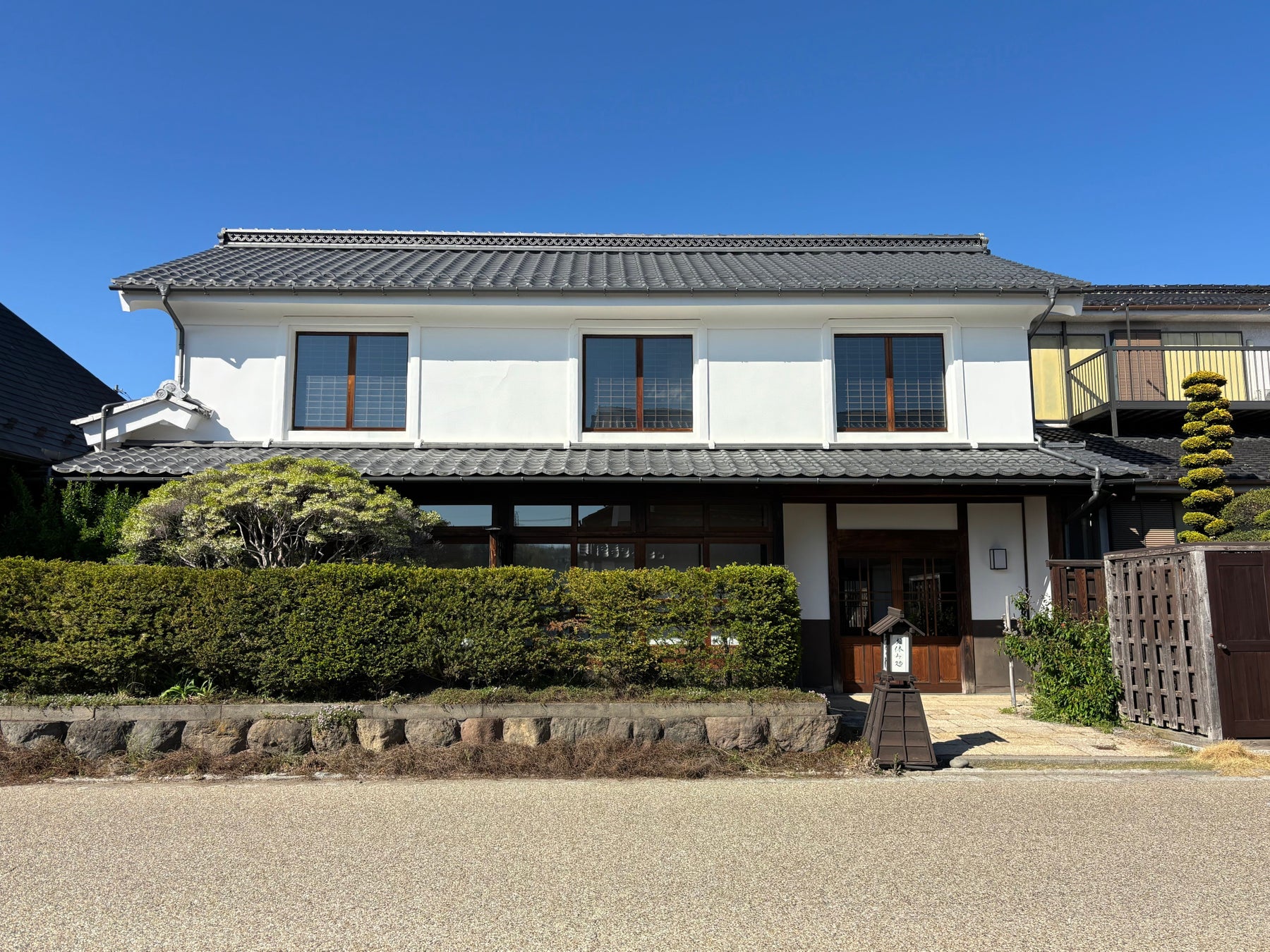 プレミアムジン「モンキー 47」やシャンパーニュ「ペリエ ジュエ」が登場　モンキージンをモチーフにした装飾やDJで盛り上がる　夏季限定プラン「Botanical Forest Nights」がスタート