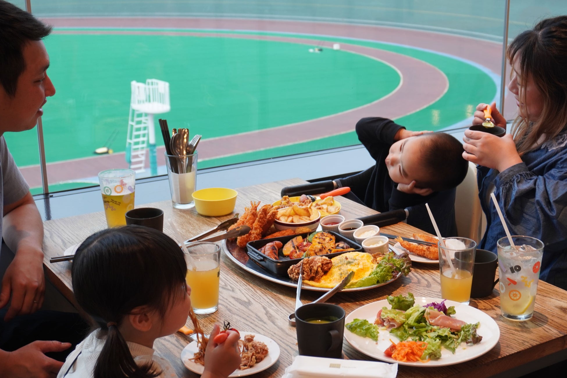 【KEIRIN HOTEL 10】この夏は、瀬戸内の恵みと競輪場ビューで、家族と味わう“ごちそう旅”を