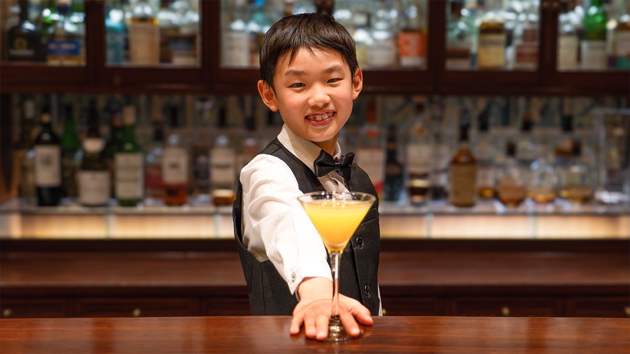 【高輪エリアのプリンスホテル】夏休みにホテルでバーテンダー体験や自由研究が叶う！親子で楽しむ「キッズ体験イベント」を今年も開催