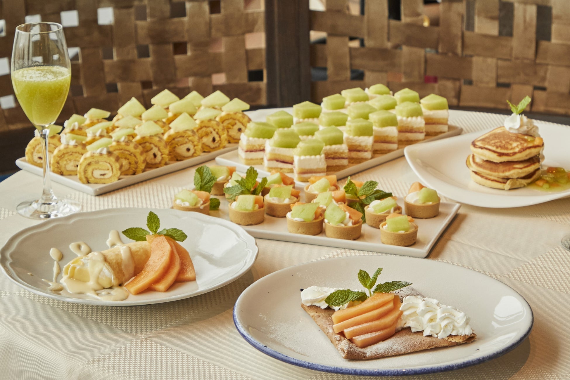 「楽しみになる朝食」が、この夏は贅沢メロンづくしに！旬のメロンを堪能する『夏の北海道メロンフェア』を開催！
