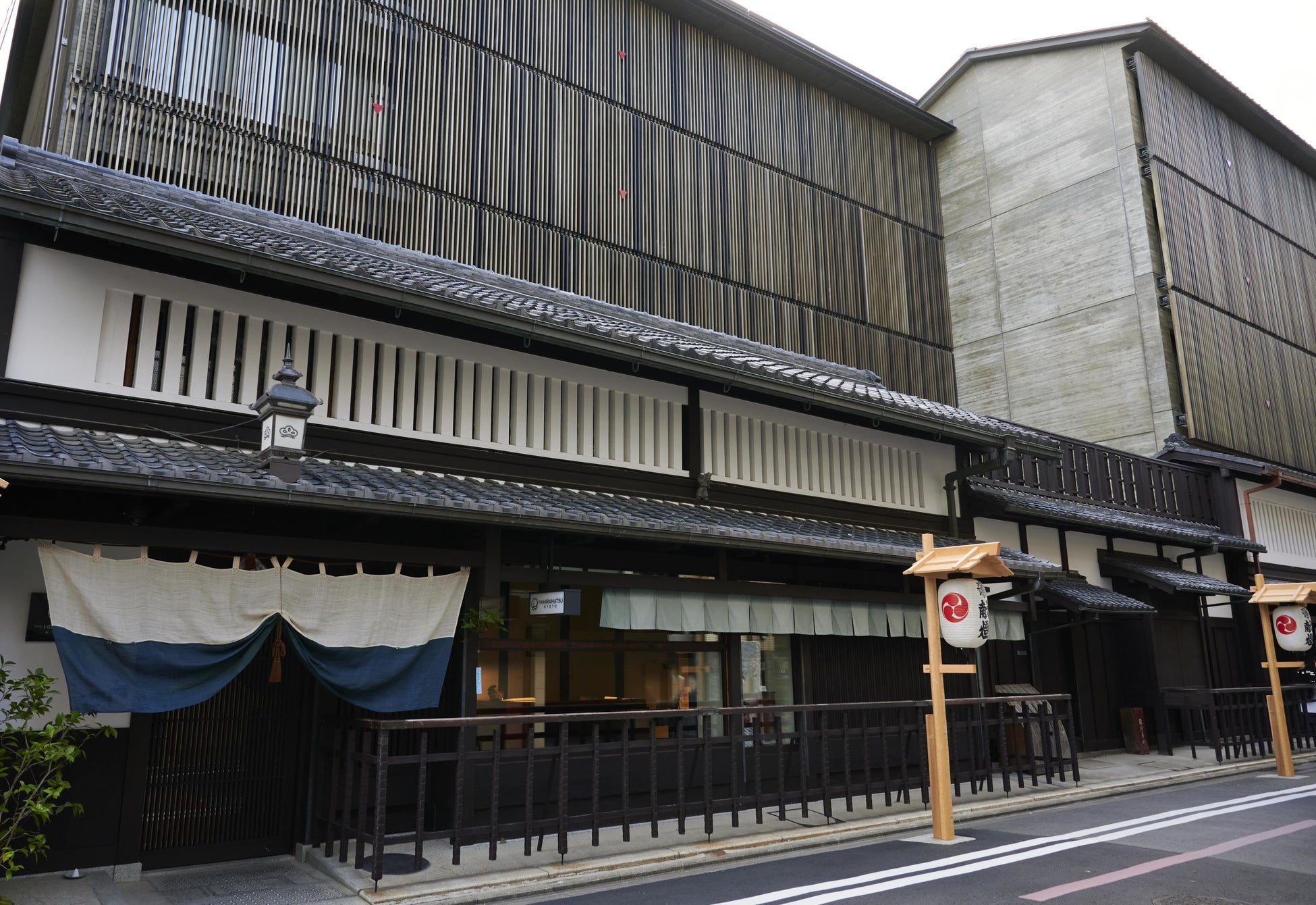 祇園祭で華やぐ7月、「THE HIRAMATSU 京都」がご宿泊以外のお客様もご利用可能なランチ・カフェサービスをご提供。美しい京町家で、鱧や京野菜をつかった料理と特製かき氷をおたのしみいただけます