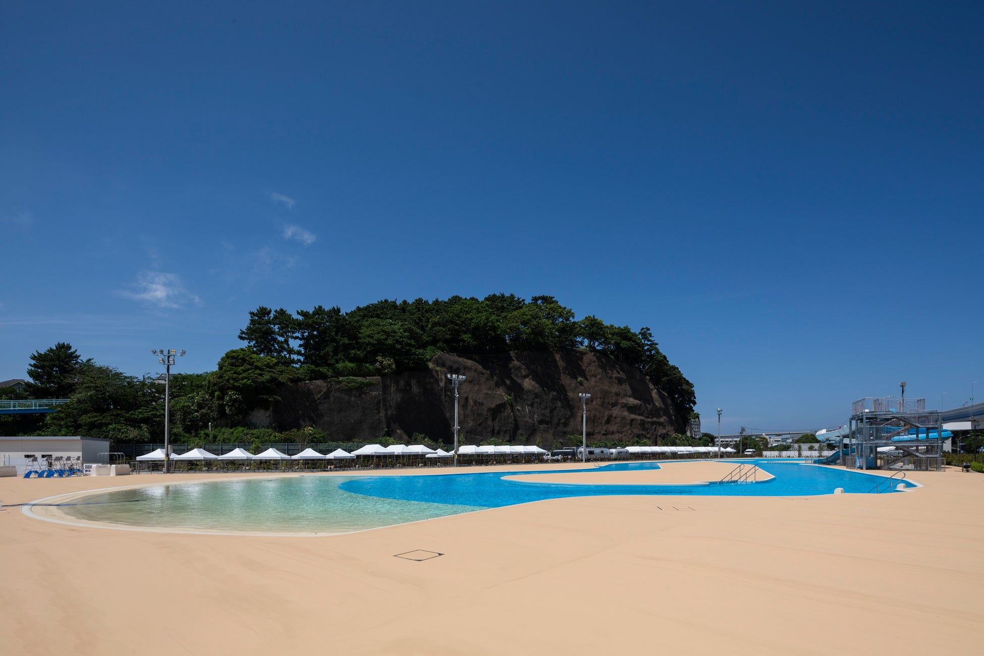 今年も横浜市営交通で本牧市民プールに行こう！～夏得バスチケットを発売します～