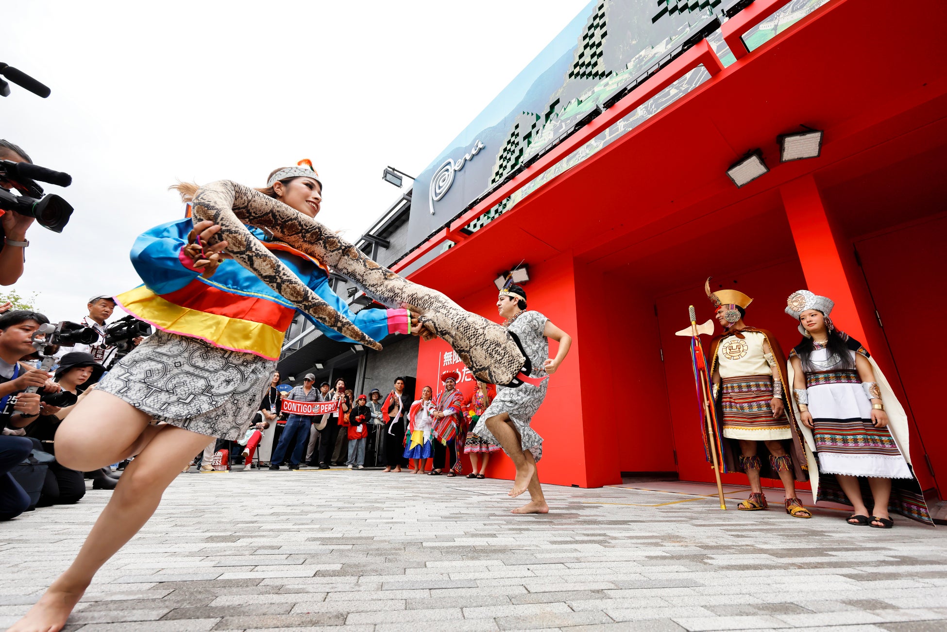 【大阪・関西万博2025】ペルー館で「ペルー 心のリズム〜『インティ・ライミ』と『サン・フアン』文化イベント」を開催、伝統舞踊を披露