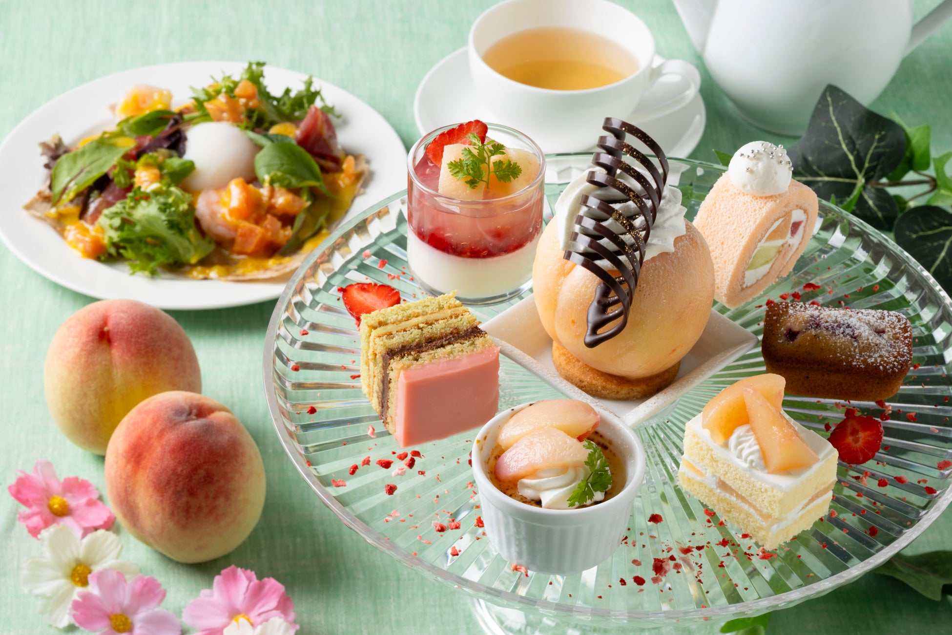 二日間限定！まるごと桃のアフタヌーンティーセット
