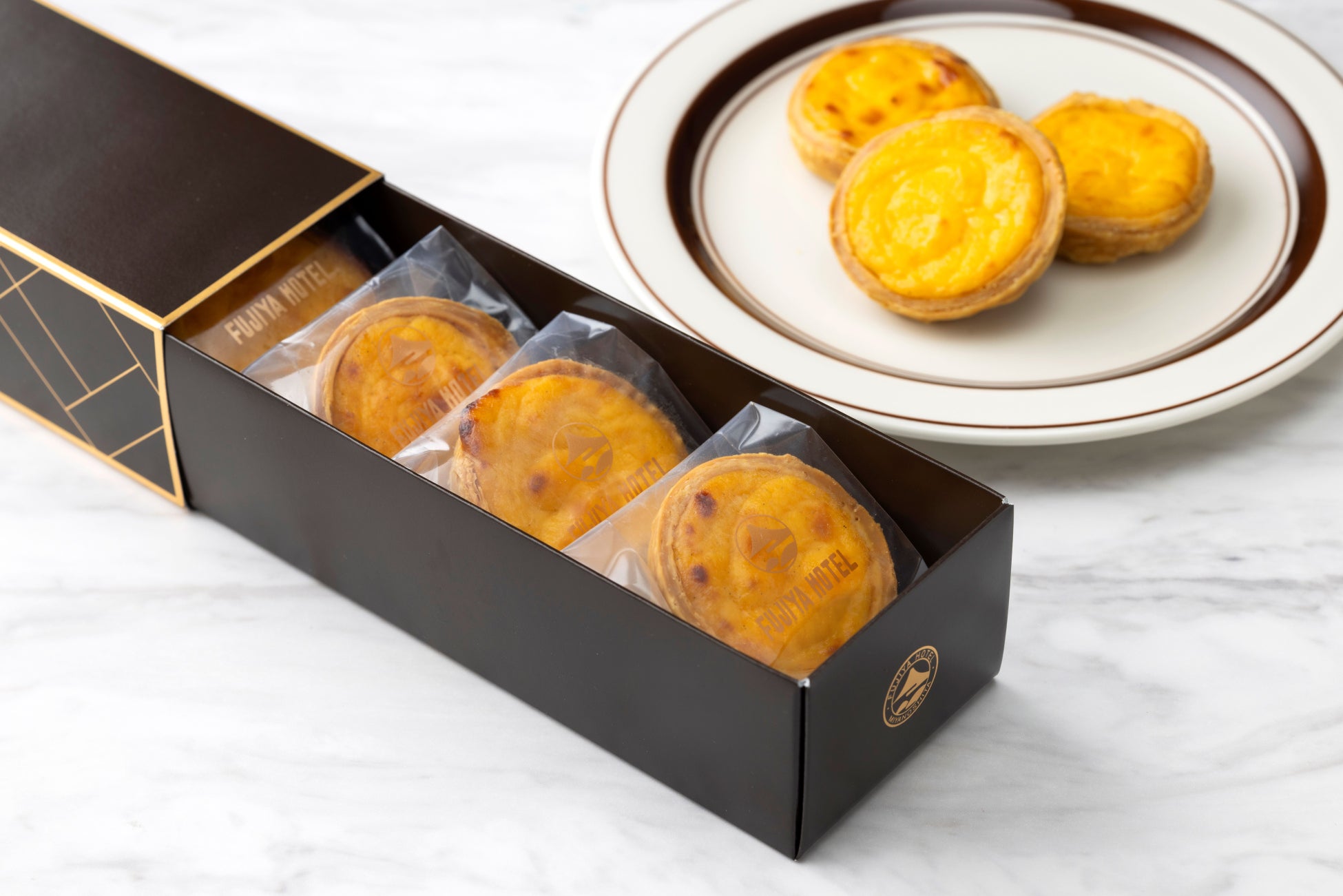 富士屋ホテル　箱根エッグタルト・クラシックカレーパン5個入りBOX販売中!