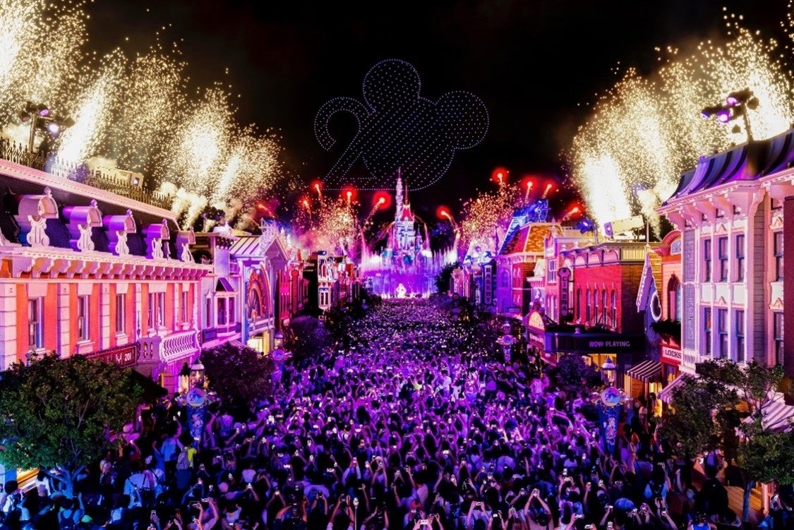 香港ディズニーランド・リゾート、20 周年記念イベント「最高にマジカルなパーティー」2025年6月28日（土）より魔法のきらめきと共に開幕！