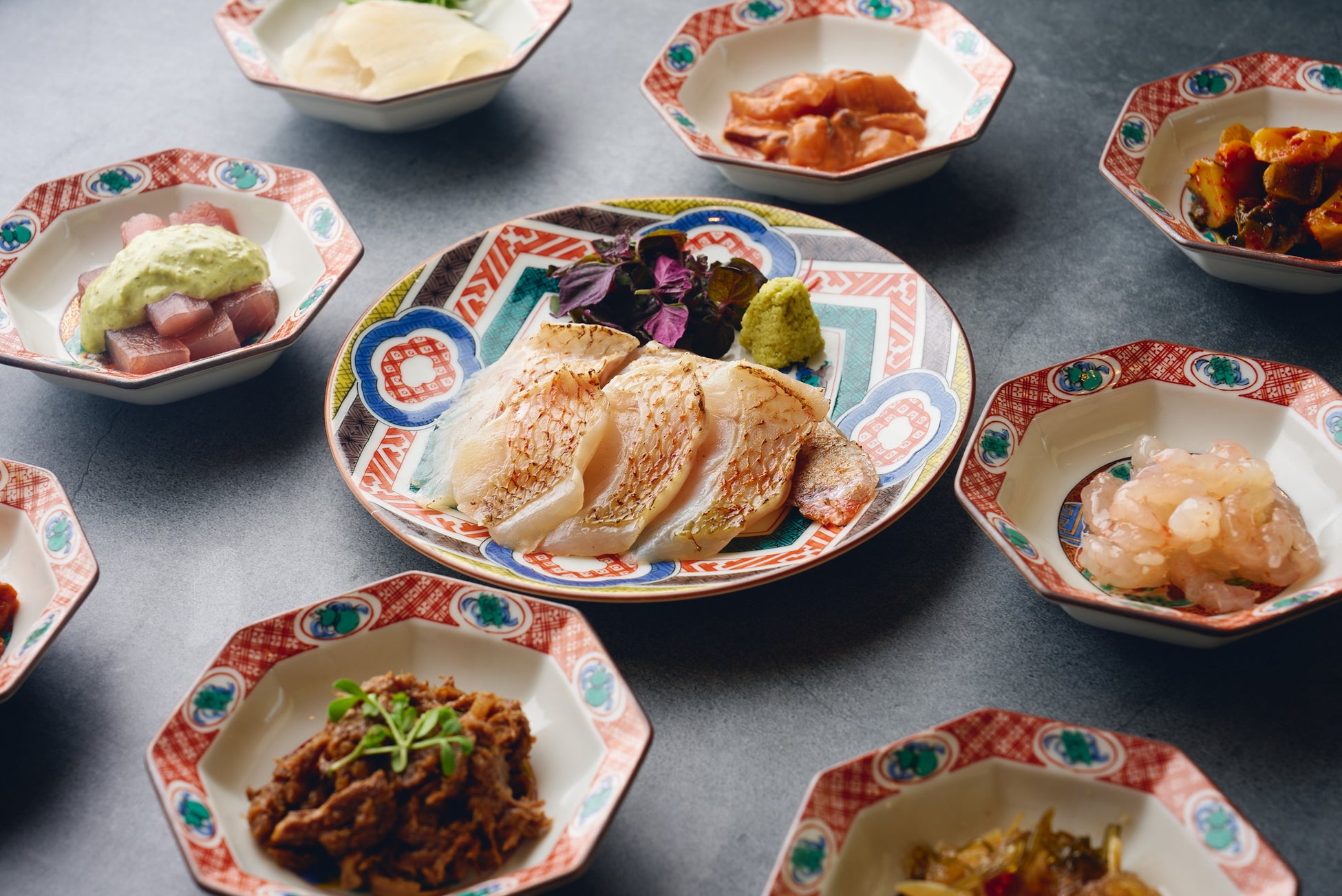 【福岡サンパレス ホテル&ホール】全席窓側の銀河で博多の街や海を眺めながら堪能する『季節のおまかせ寿司会席 ~神楽~』レギュラーメニュー化のお知らせ