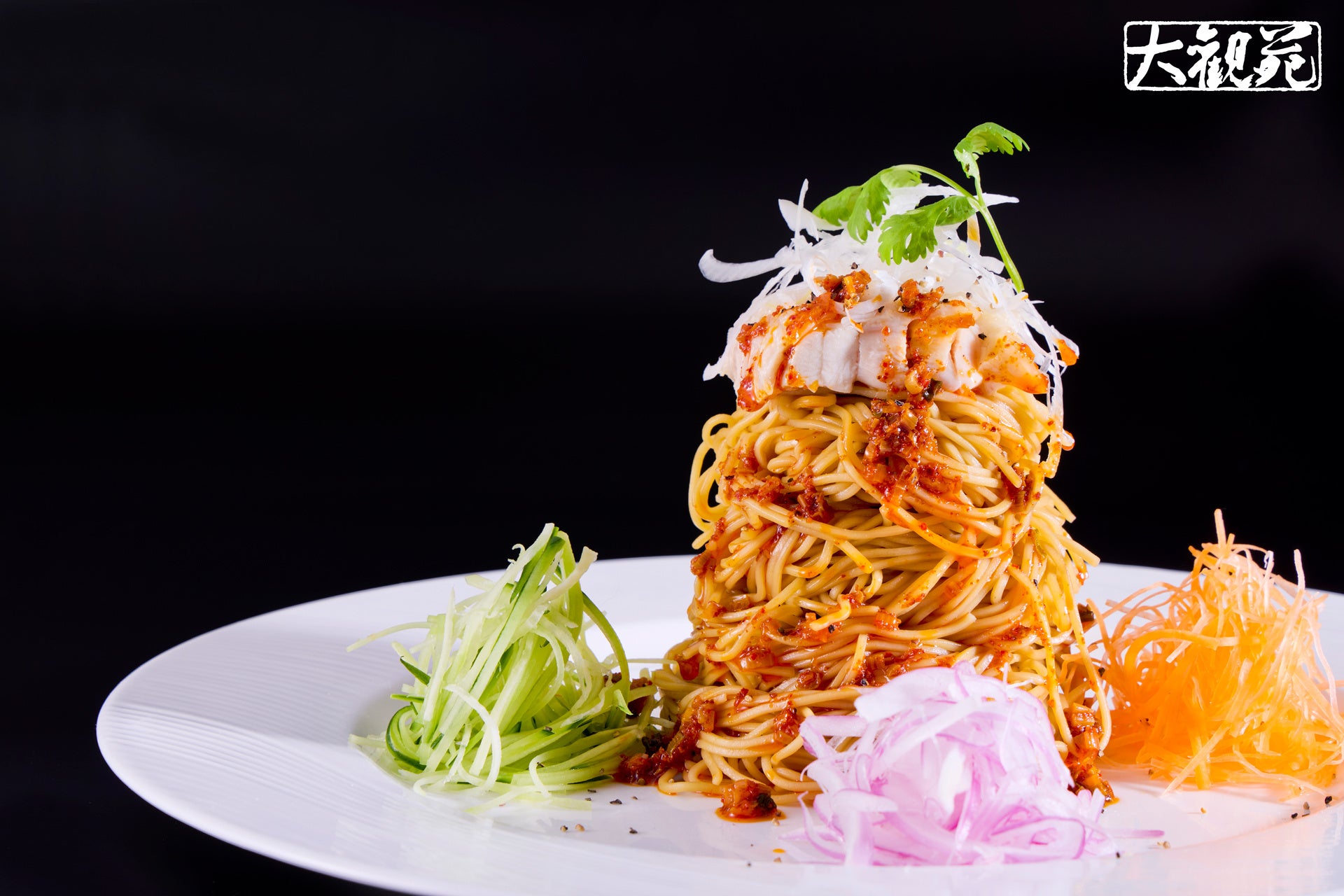 【リゾナーレ那須】パープルライトに照らされた「高原の魔女の家」が登場！幻想的な空間で、摩訶不思議なカクテルを楽しむ「高原の魔女ハロウィン」初開催