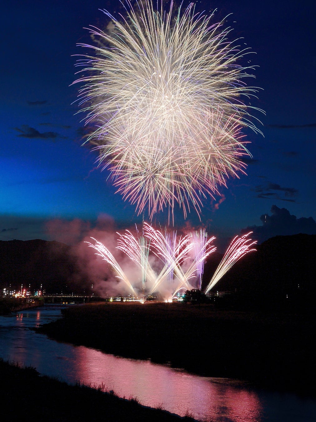 【仙台ロイヤルパークホテル】「涼夜の星空ヨガ」／アロマの香りに癒されながら心地よい眠りへと導くヨガのレッスン