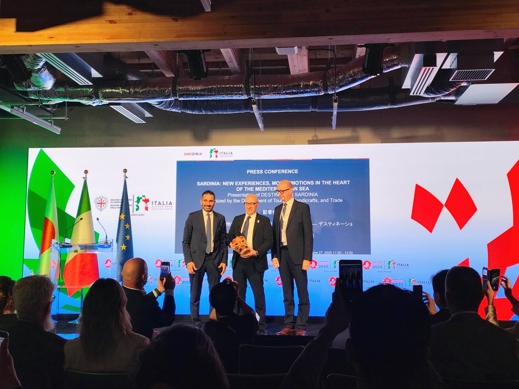 【仙台ロイヤルパークホテル】「涼夜の星空ヨガ」／アロマの香りに癒されながら心地よい眠りへと導くヨガのレッスン