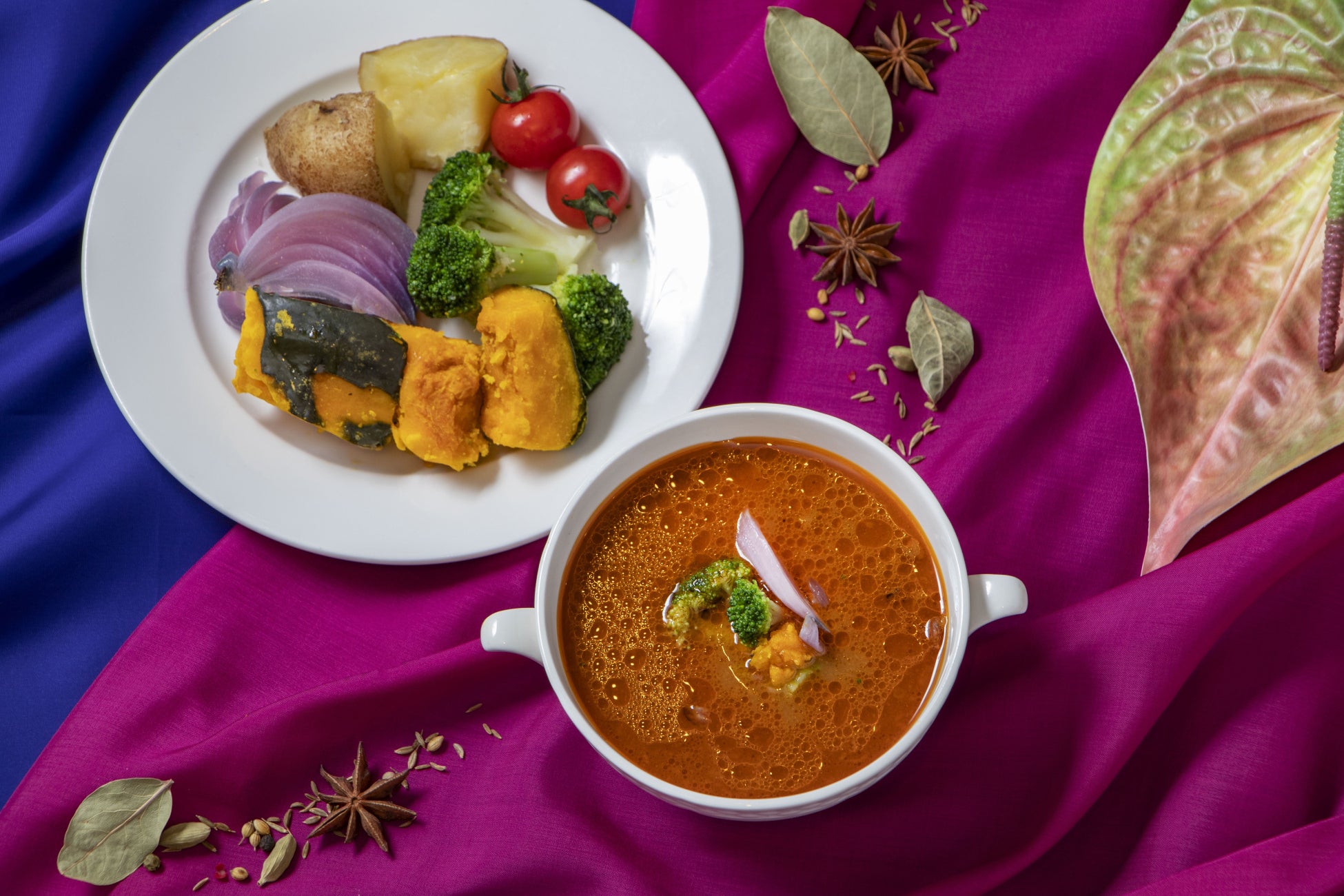 【WHGホテルズ】スパイスの香りを巡る旅を！ご当地食材ともマッチするオリジナル朝カレー29種が誕生「Spice Up Your Morning～印度カリー子と味わう！辛麗(かれい)なるカレー祭り～」