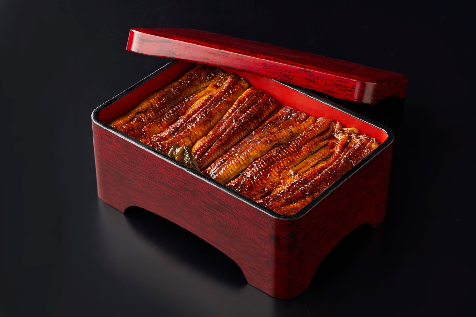 ホテルニューオータニ博多「日本料理 千羽鶴」にて、『江戸前鰻』を提供！～夏本番に向けて、スタミナたっぷりの鰻でパワーチャージ～