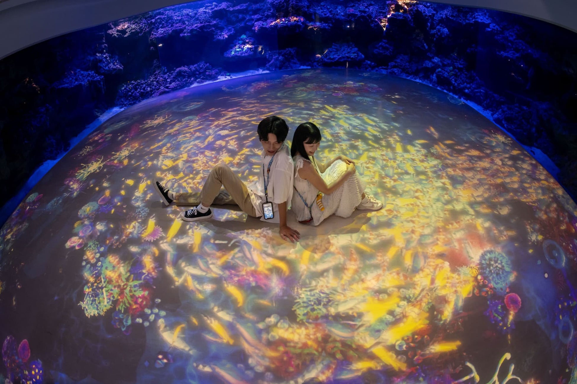 台湾の都市型水族館「Xpark」に、ネイキッドが演出を手がけた新作の没入型海洋アート空間が誕生