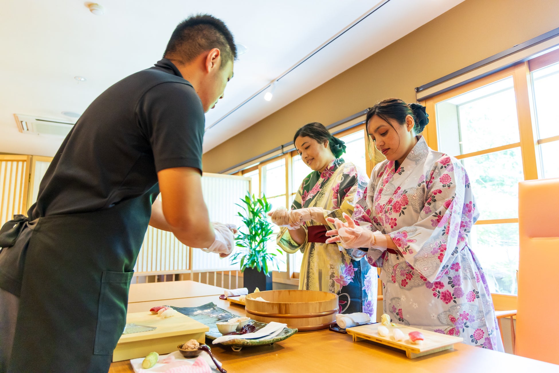 社員の声から生まれた旅館でできる体験プラン『握り寿司体験』　“作って・食べて・学べる” 日本文化の体験型宿泊で満足度向上