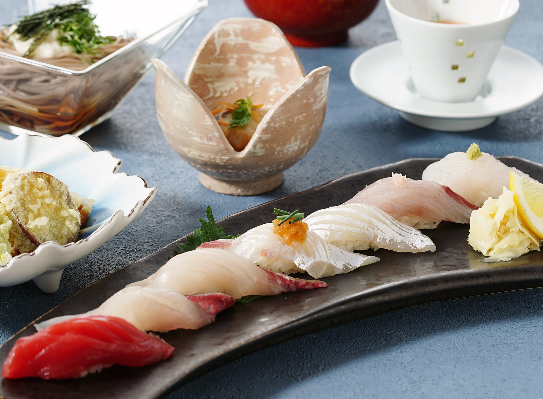 沖縄県の人気ホテル10ブランドの口コミを大調査！口コミ数・評価・キーワードから満足度を徹底分析