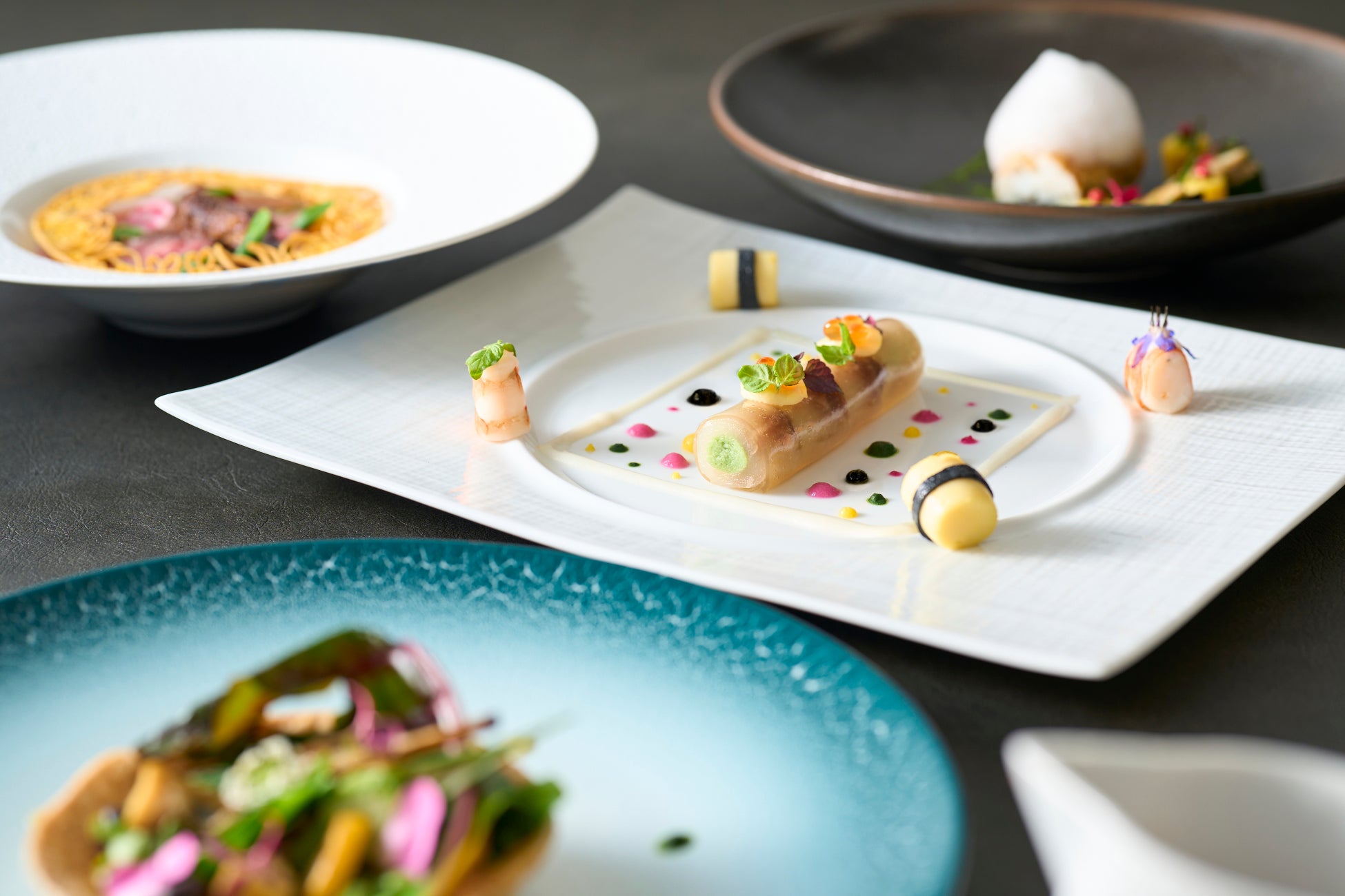 【神戸のホテルで贅沢ビュッフェ 第二弾】「超肉盛りプレート」と「天然マグロ」が3,000円~食べ放題 ザ・ハーバー1周年記念祭「天然マグロVS超肉盛り 極みBATTLE」を8月1日(金)から開催