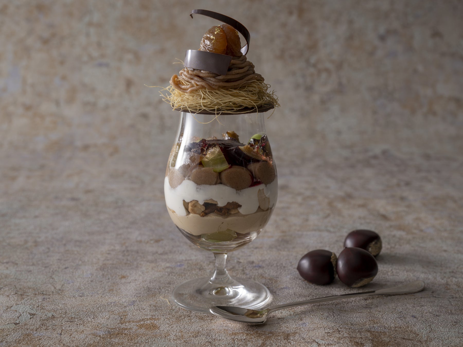 【オリエンタルホテル広島】佐賀・天山酒造の銘酒が揃う和魂洋才フレンチ－秋の宴2025「天山」純⽶⼤吟醸・「七田」純⽶⼤吟醸など全６種飲み比べ