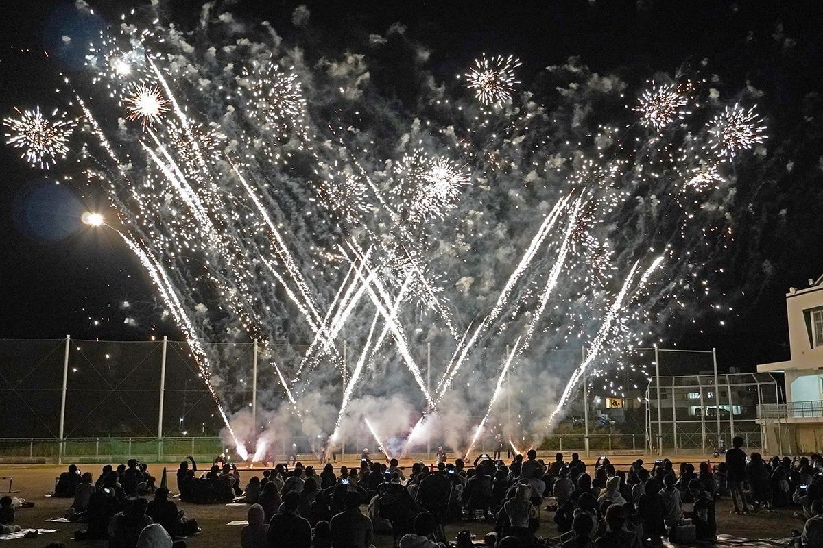 夏の旅行・帰省の新必須アイテムが大好評。荷物ボリュームが50%オフになる圧縮トラベルポーチ、シリーズ累計20万個突破のEXCITECH(エキサイテック)から新発売