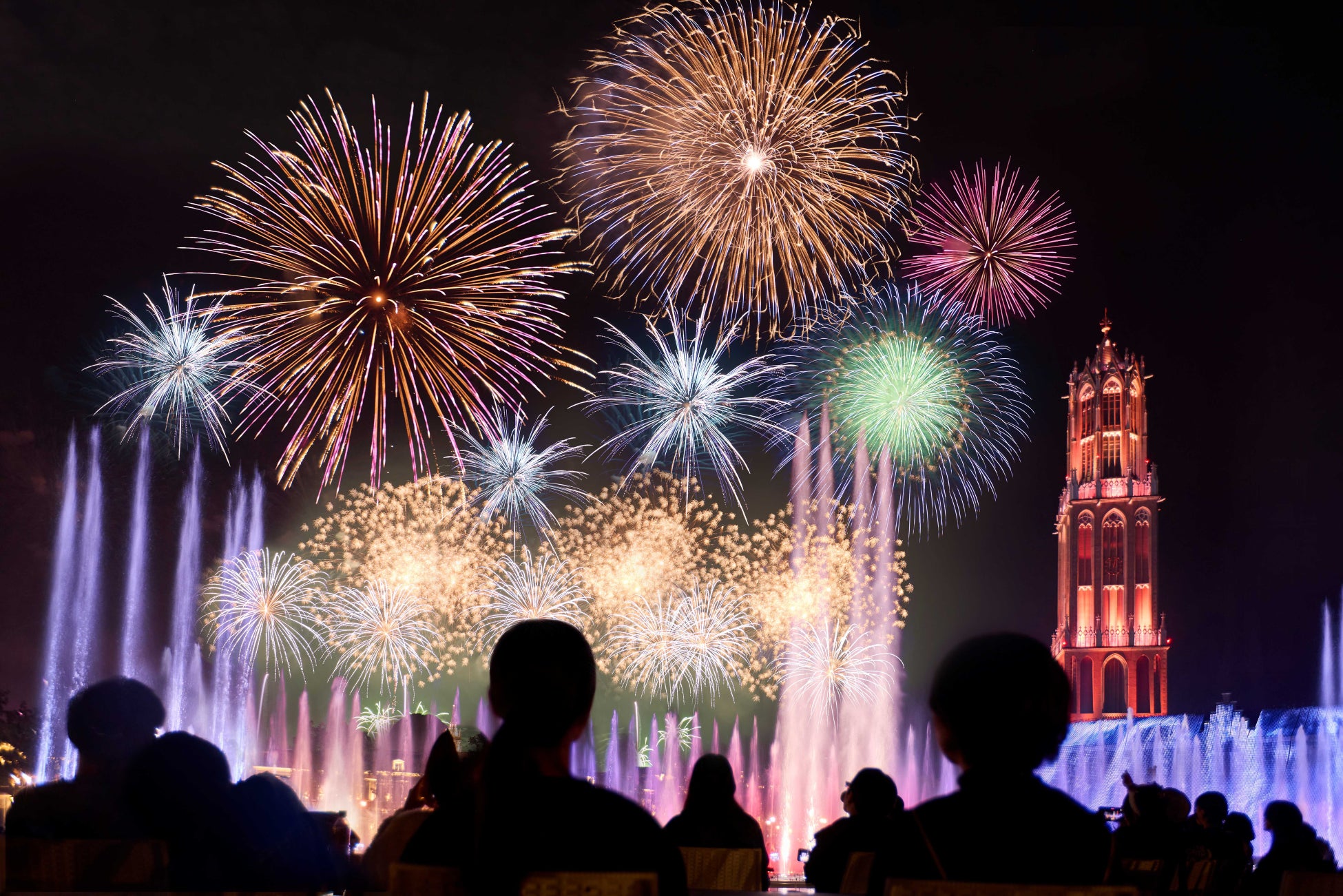【鳥羽国際ホテル】海を見ながら優雅な午後を過ごす ~シャインマスカットの美味しさをアフタヌーンティで堪能!~