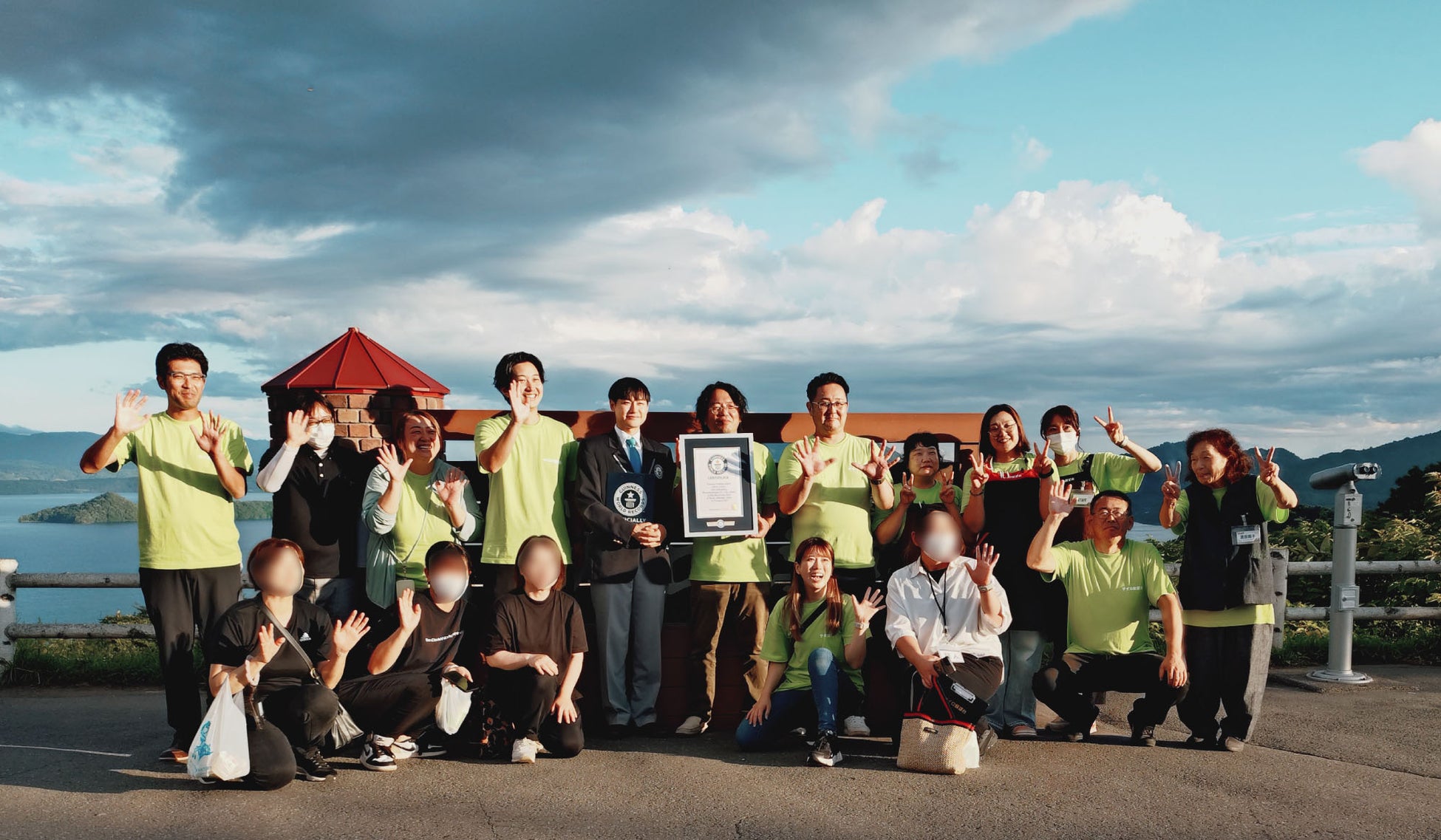 「東京タワー」VS「東京スカイツリー」現役高校生にはスカイツリーに軍配