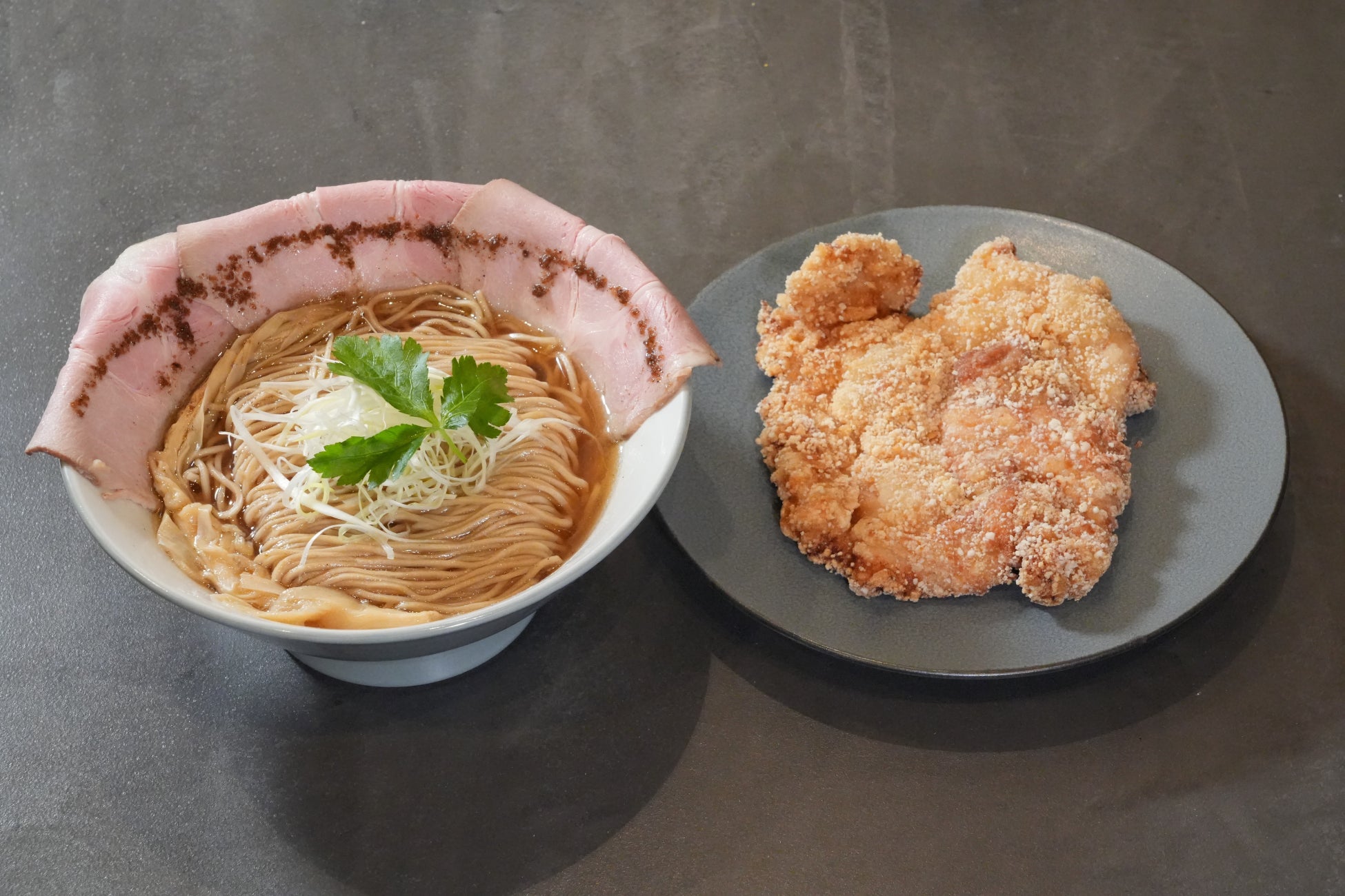 ウォルドーフ・アストリア大阪 ニューヨーク生まれのブランドの歴史と伝統を受け継ぐジャズの生演奏を「ピーコック・アレー」にて開始