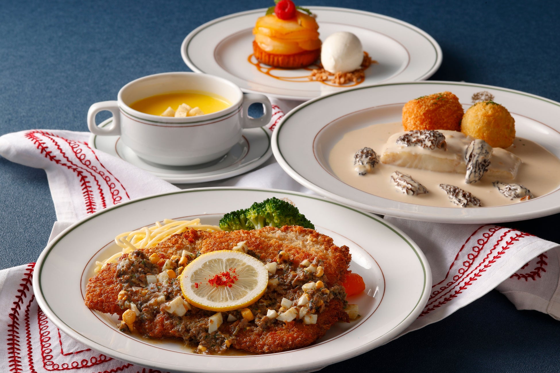 大阪産のブランド鰻「美陵鰻(みささぎうなぎ)」を使用した秋のシーズナルメニューが登場。大阪エクセルホテル東急で愉しむ、“うつろいの季節”を映した秋のテーブル。