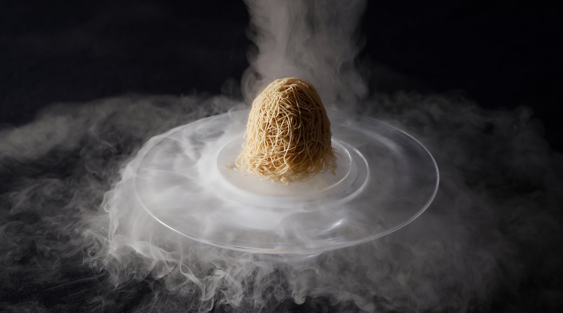 【東京ステーションホテルは110周年を迎えます!】東京駅丸の内駅舎のなかで過ごす、優雅なひとときアトリウム 秋のアフタヌーンティー