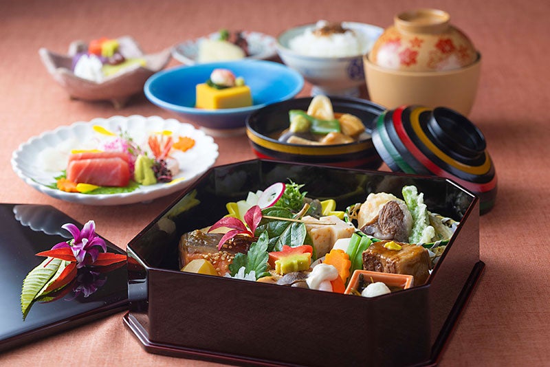 鳥取県を代表する旬のフルーツ「梨」を食・ゲームで体感本物の梨を掴み取り!「梨クレーンゲーム」が⼤阪・関⻄万博に初登場「とっとりフェス〜お祭り縁⽇〜」第二弾 8月25⽇(月)まで開催