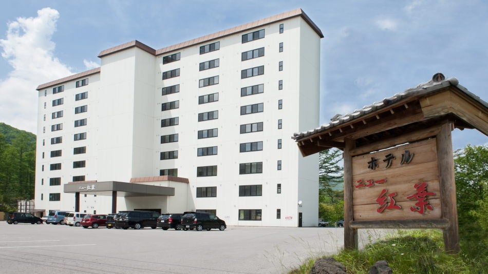 【軽井沢星野エリア 村民食堂】佐久の銘酒と“ひやおろし”が集う、秋の日本酒イベント「軽井沢サケテラス」開催