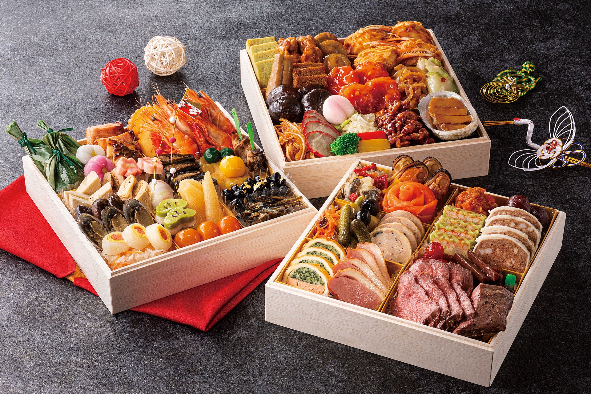 白鶴酒造は希少な神戸市産のボタニカルを使用したクラフトジン「KOBE HERBAL GIN 白風」2種を9月1日から全国販売開始!