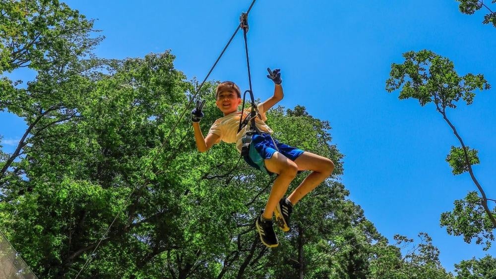 石川県珠洲市、公立小学生に通う全児童へ「災害時のための見守り端末」を配布 本格運用を開始