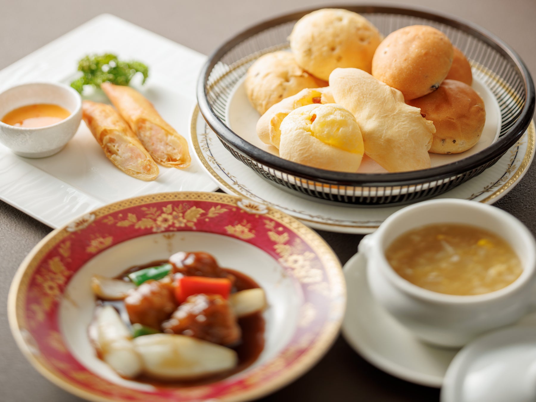 “BAREFOOT HIKE”を提唱するWRAPTシリーズより新パターンが登場「WRAPT CHUKKA」、「WRAPT BUNGEE」、「WRAPT SLIP ON」