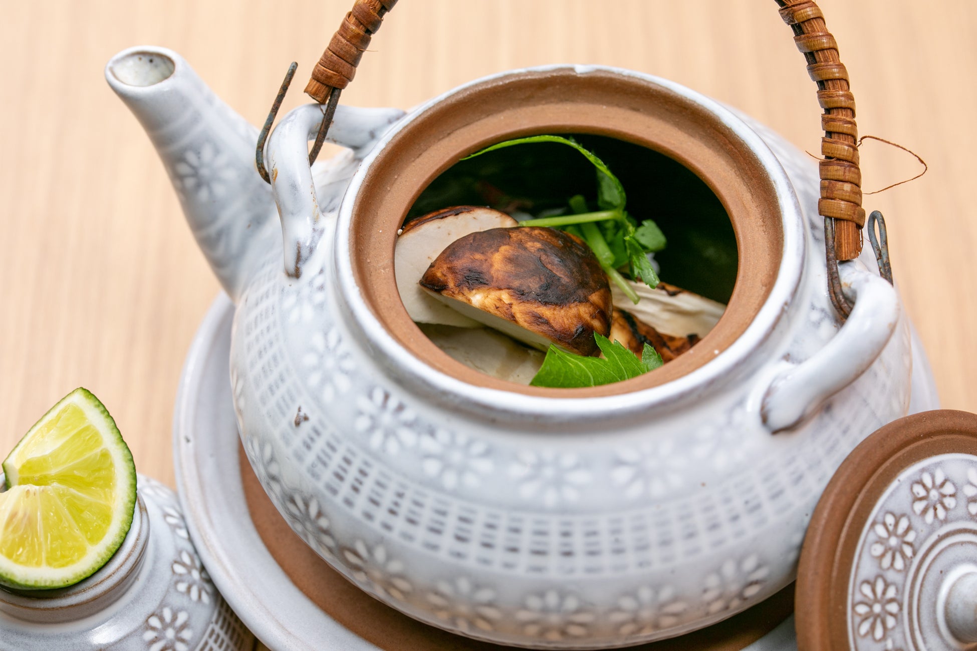 秋の誰そ彼時を満喫しませんか。今年も日の入り10分後まで延長営業します。