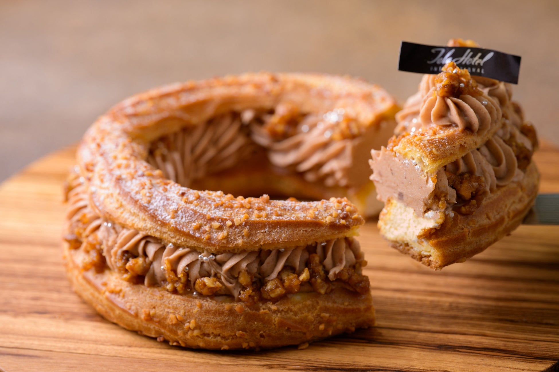 〝日本一の高さを誇る大観覧車「OSAKA WHEEL」(オオサカホール)〟でLOVOTと18分間の思考の癒し空間を体感!