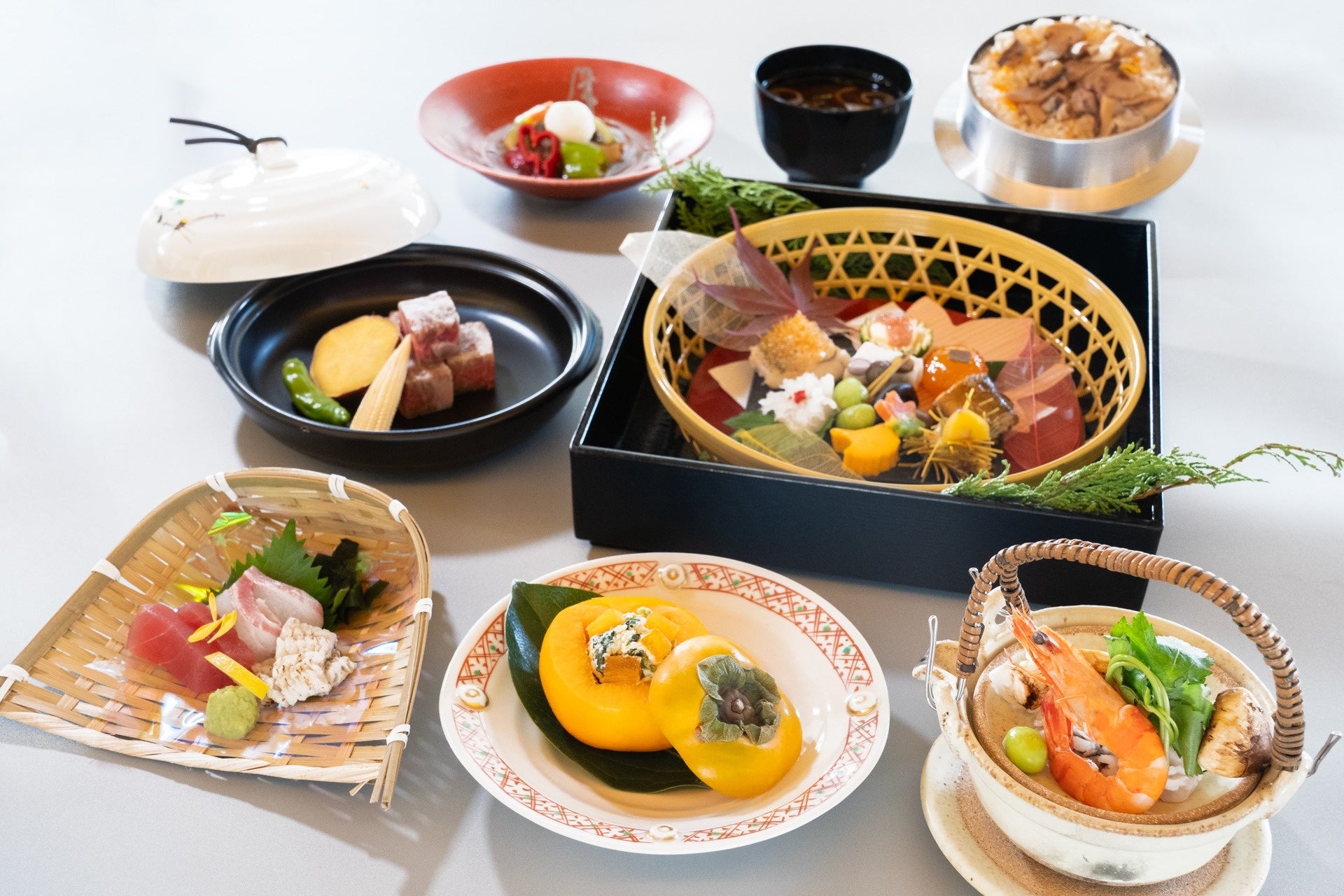 UNBY STOREがNANGAに別注をかけた、ダウンベストスタイルも楽しめるデタッチャブル仕様のダウンジャケットが9/5(金)より先行予約開始。