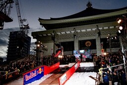 たざわ湖スキー場に、“秋限定”の新アクティビティが登場!日本最大級クラスのふわふわ陸上アスレチック&爽快バギー期間限定オープン