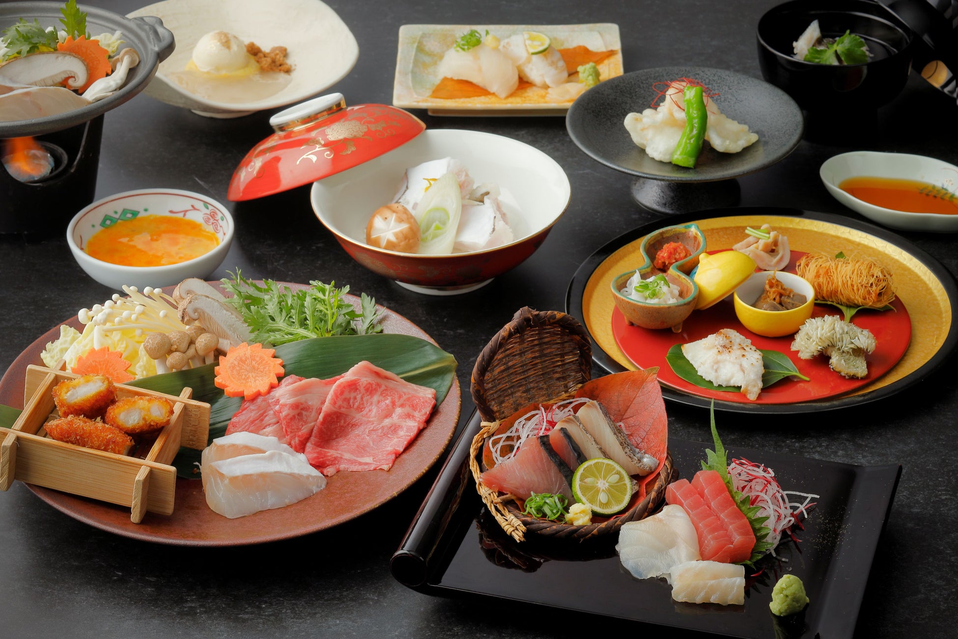 ネイキッド×東京タワーの夜景プロジェクションマッピングによるハロウィンパーティーショー