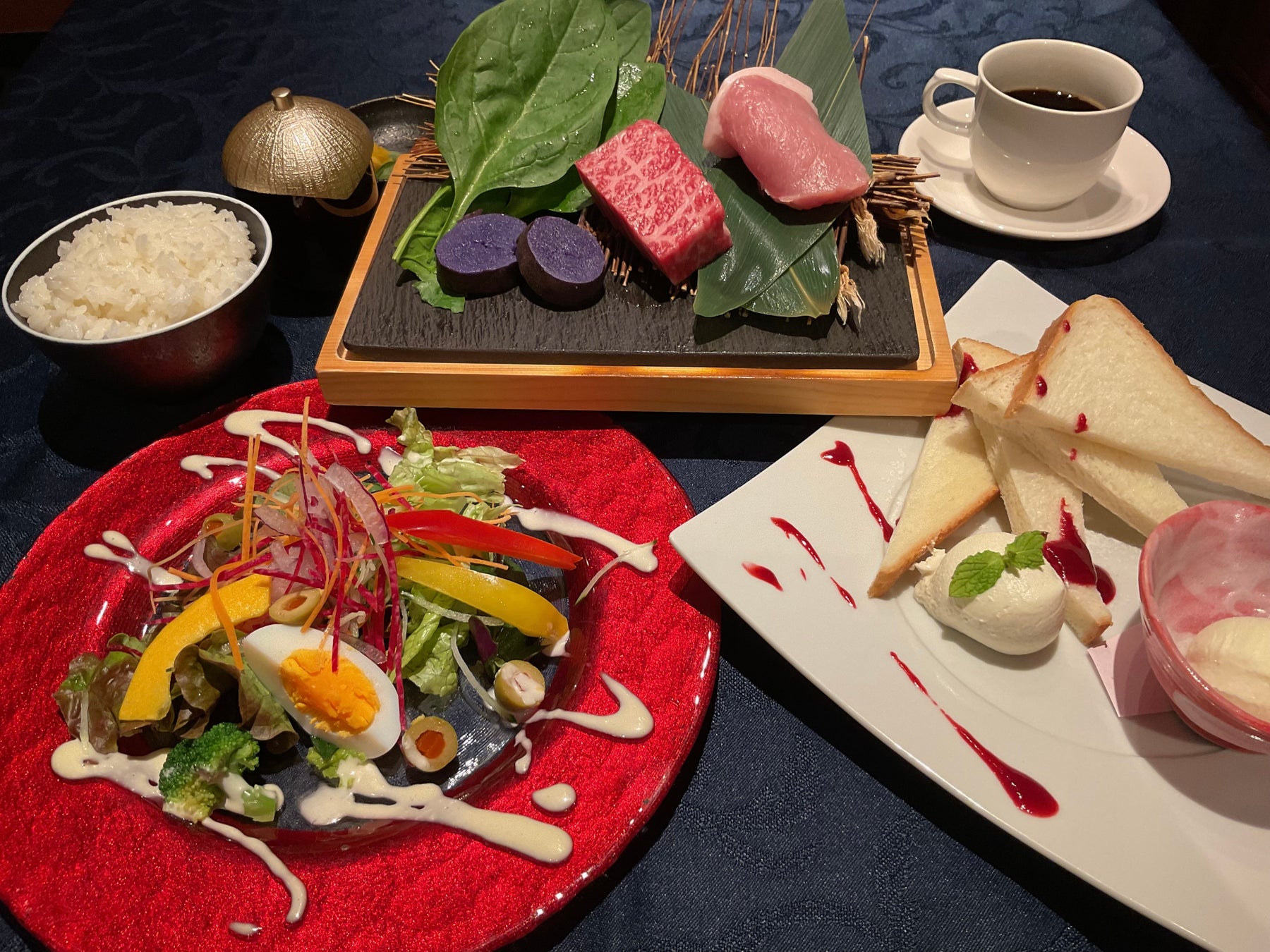 夕陽と星海が奏でる、一夜限りの劇場型ダイニング「星降るレストラン」新シリーズ 「il potager」を広島県・江田島市にて開催。