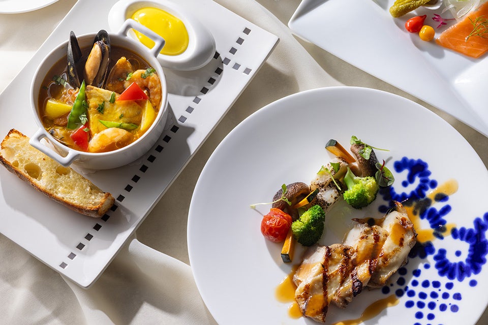 淺井裕介、寺田倉庫G号の大型壁画「何も語るな、何も記憶するな、全て忘れろ」を公開