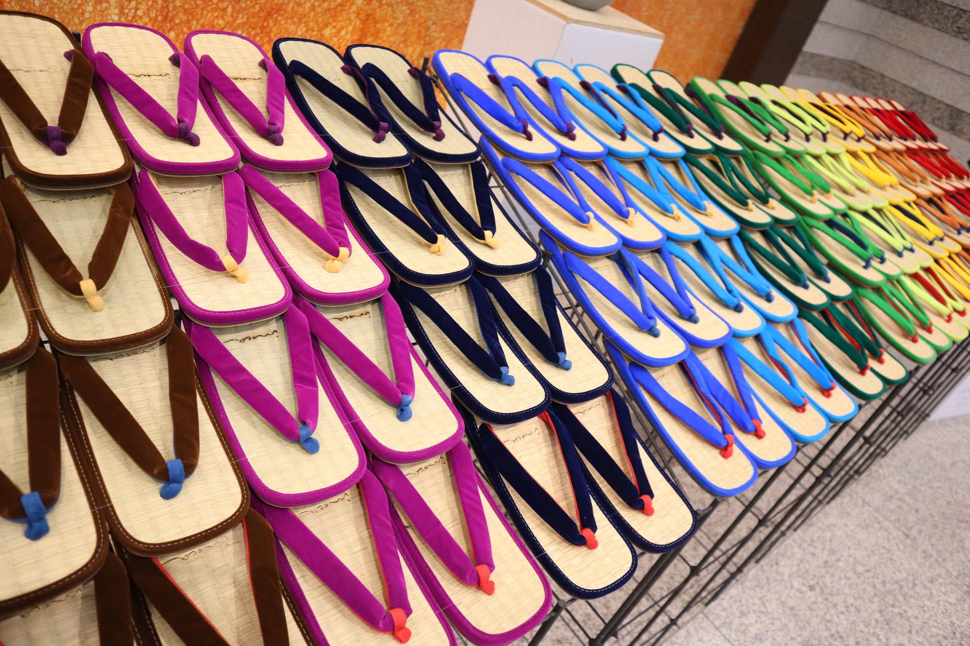 【岐阜・恵那】老舗和菓子店「良平堂」が栗カフェで『栗きんとん搾り体験』を開始~秋限定!旅先で楽しむ和栗スイーツ体験~