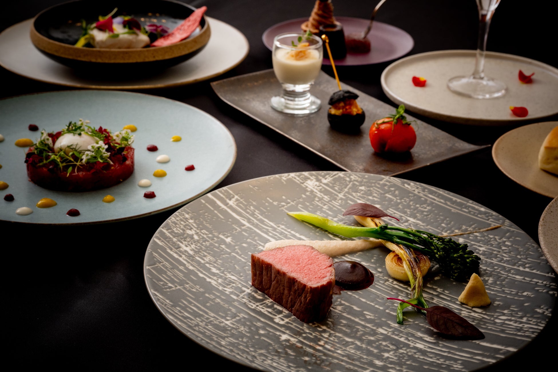 地球の歩き方×春華堂の初コラボ!オリジナル冊子と世界を旅する限定和栗スイーツが登場