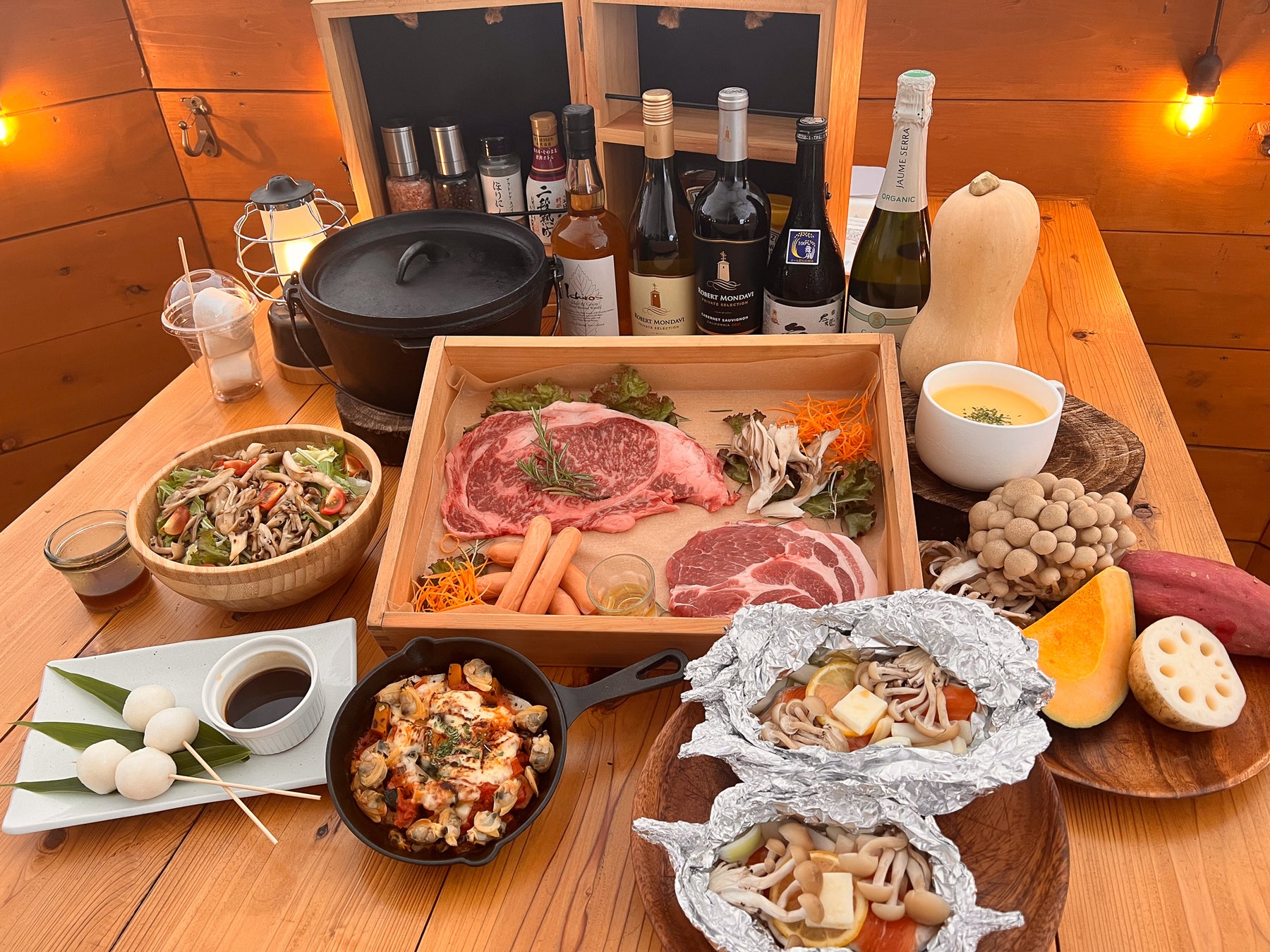 最高のリトリートを体験できる THE FIVE RIVERS FINE GLAMPING 群馬 白沢　旬の味覚を存分に味わう秋ディナー＆ペットフーディスト監修愛犬ディナー秋ver.　季節限定で提供開始