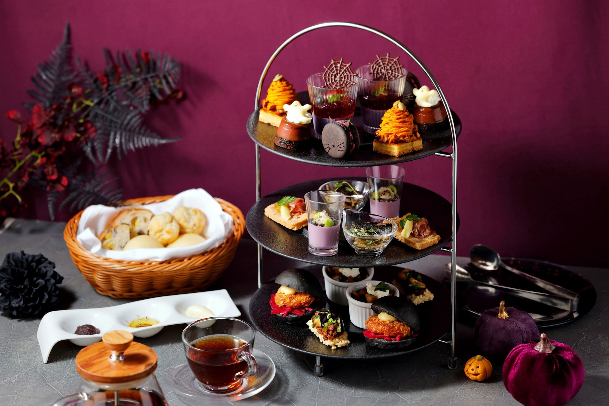 【都ホテル 尼崎】クリスマスシーズンを楽しむ紅茶作りを体験　　「ロンネフェルトティー ランチセミナー」開催