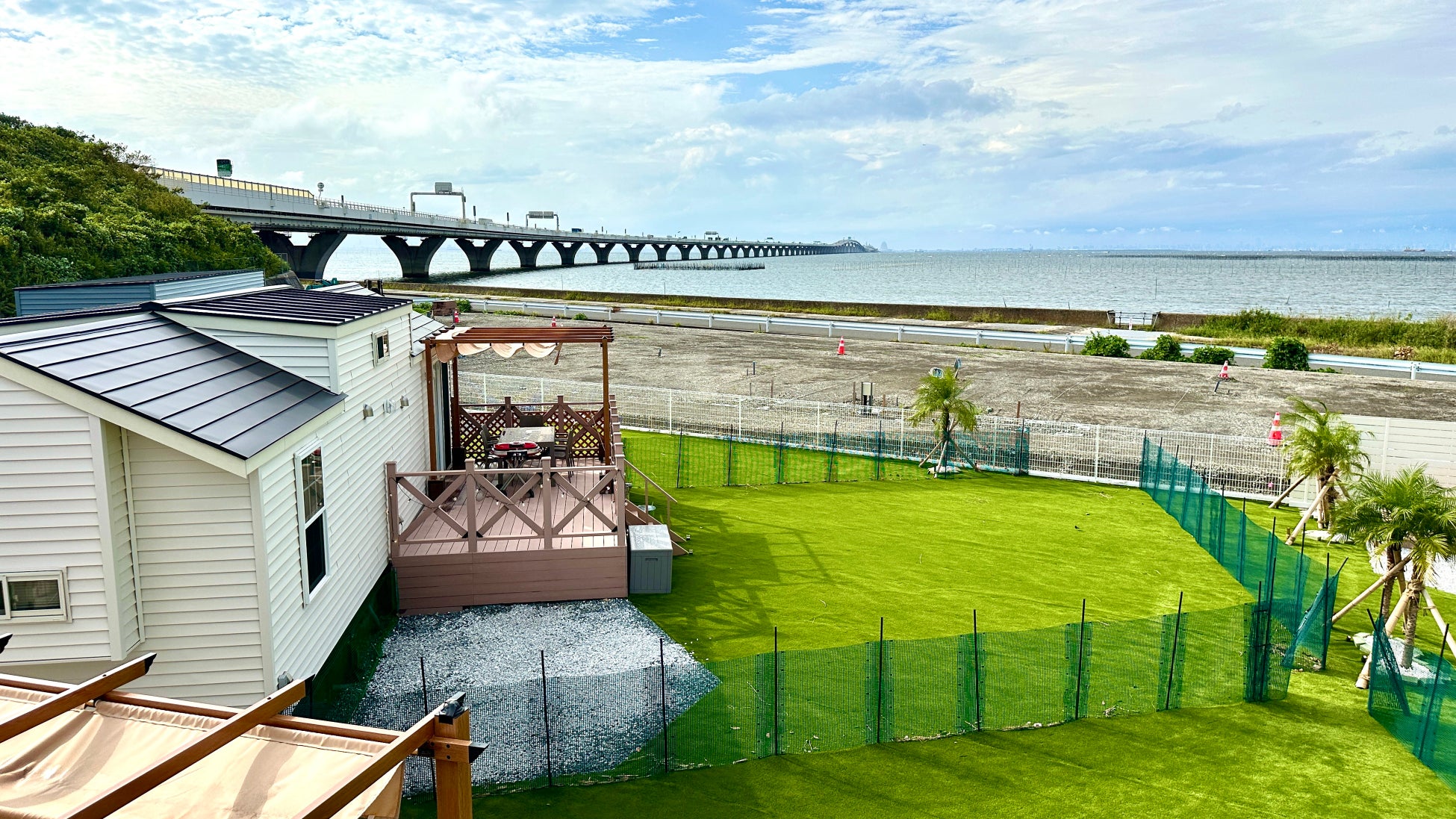 アクアラインを望むトレーラーハウスホテル「Solana木更津」を9月20日にグランドオープン