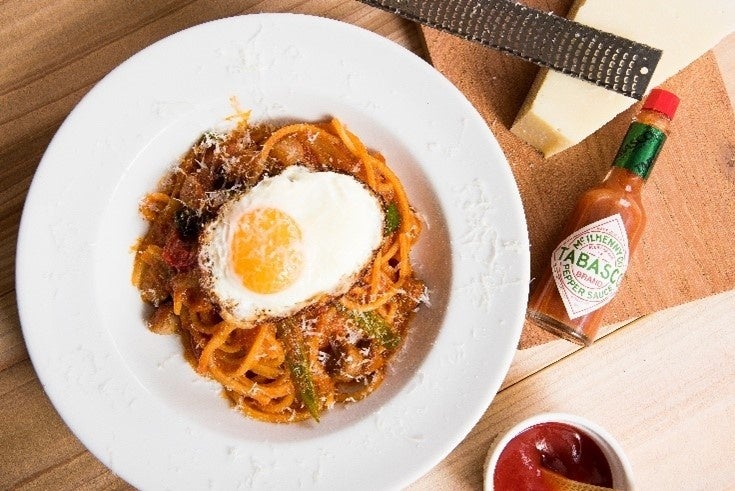 旅先でもかさばらないモバイルバッテリーが新登場!「グローバルWiFi®」が新オプション『【MagSafe対応】超薄型モバイルバッテリー』を提供開始。