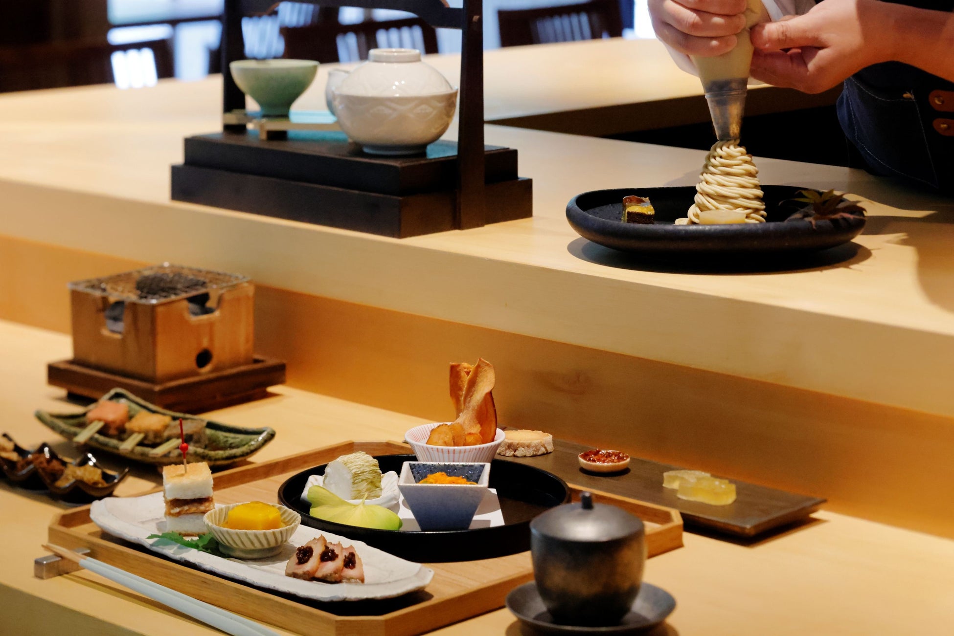 【小学生以下、入場料無料!】10月1日“都民の日”は、親子でアートアクアリウム美術館へ!金魚ガイドをプレゼント