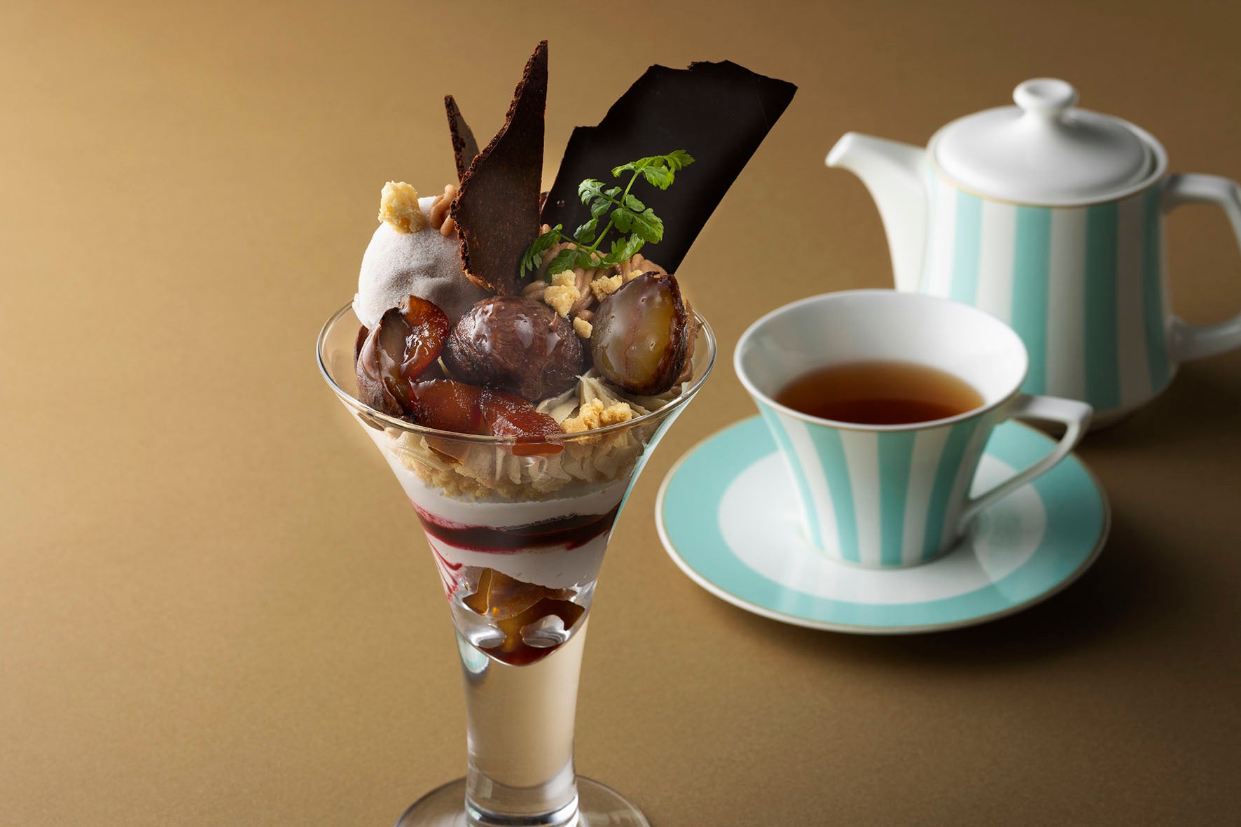 市川由衣さんが白みりん発祥の地・千葉県 流山市でレトロさんぽ 「月刊 旅色」10月号公開