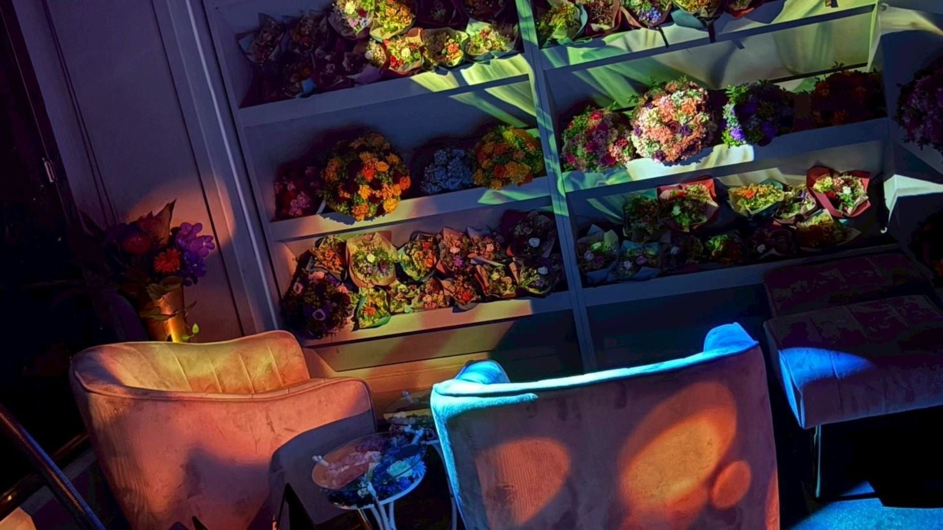 【EBISU FLOWER PARK 仙台店】がさらなる進化。“光の花園”に「お花のシーシャ」と“ゆりかご椅子”が登場──金木犀、イランイランブなど刺激的なラインナップも