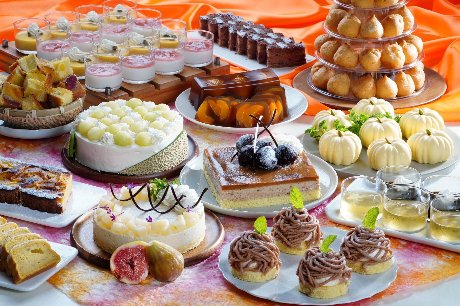 紅葉ドライブのお供に!スエード素材あったか仕様の車中泊マットに新色デビュー!